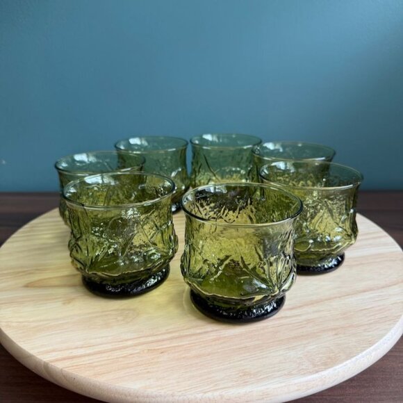 7 Anchor Hocking Rain Flower Avocado Green Juice Glasses  Textured MCM Vintage - Picture 1 of 10